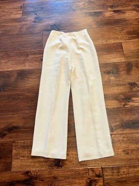 ANN TAYLOR CREAMY WHITE SILK DRESS PANTS. SIZE 4.